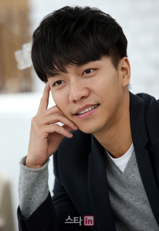 Singer and actor Lee Seung-gi has signaled a legal response to the flammer.The skin of the user is currently being identified and the remaining cases of complaint are suspended (objected for nomination) by the prosecutor due to the disappearance of the skin of the user, he added. There are certain flamers that appeal for the right, but they are proceeding to be legally disposed of without any agreement.We are preparing for additional flammer charges with RIU Hotels, which is a legal firm, by integrating the contents of the report and the monitoring data that our fans have reported, and we will accept them soon, the agency said. We will continue to take all possible legal measures to protect the honor of our artist, and we will do our best to respond strongly without any prior intention for a healthy Internet culture.Lee Seung-gi Specialized in Official AdmissionHello, this is HOOK ENTERTAINMENT. This is an ongoing notice regarding the flammer complaint.2020 year among complaintOn August 19, the court ruled in the Daegu District Court Sangju branch that the court Judgmented the fines of 5 million won to the flamer.In addition to Fines, we are also considering civil damages claims, and we are trying to keep the policy of asking the flammers to the end of their civil liability.The remaining charges that are currently specified in The skin of the user are the missing of The skin of the user and have been suspended by the prosecutor (a wanted name).There is also a specific flammer that appeals to the family, but it is proceeding to be legally disposed of without any agreement.We are preparing for an additional flamer complaint with RIU Hotels, a law firm, by integrating the contents of the report and our own monitoring data.We will continue to take all possible legal action in the civil and detective to protect the honor of our artist, and we will do our best to respond strongly to any legal action without any preemption for a healthy Internet culture.Thank you.