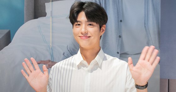 With Actor Park Bo-gum (27) facing Navy Enlisted, the community is on edge, with a guide attached to an Apartment near the unit that concerns the spread of a new coronavirus infection (COVID-19).A part of To, Gyeongnam, where the Navy unit is located, recently posted a guide saying, Actor and talent Park Bo-gum will enter the recruitment training center in Kyunghwa-dong on August 31.The guide said, Currently, Park Bo-gum fans are staying in To and staying at hotels and motels in Seoul and each province, so residents should wear masks and go out. For what reason.The guide has spread through online community, and local community has been concerned about the anxiety of many people coming from outside these days and the big thing if the virus spreads around the country.Some have also criticized Park Bo-gums fans based on the fact that Park Bo-gums fans came down to To in the guide.The Great Outdoors, which confirmed the facts by contacting the Apartment official who posted the guide by the fans of Park Bo-gum who recognized this content, were also created.The guide came up when the agencys notice that Park Bo-gums Enlisted Place and Time is unknown and not to come out was posted twice, the fan said. I asked the director of Apartment directly about the incident, he said.The content was written in anticipation by an official of Apartment, and I acknowledged that I wrote it in an unfounded way, such as staying at the hospital for the safety of the residents, he added.Apartment has decided to send a new notice and send a revised notification photo to the personal number, he said.In the photo released later, Our Apartment is a preventive article because the elderly people live in the elderly, he said. The previous announcement is wrong because there is a wrong part.Meanwhile, Navy also sent an official letter to Blossom Entertainment, a subsidiary of Park Bo-gum, asking for restraint from visiting fan clubs to prevent the spread of COVID-19.Park Bo-gum will be admitted without any special cut, the agency said on two occasions on the 24th and 28th, repeatedly asking for no field trips.When I enter, Im going to go straight to the hospital without a short procedure, such as Actor waving and greeting me or bowing my head, the agency said.I am sorry to have been Enlisted without giving a brief greeting, but now I have decided that COVID-19 is a time to consider social distance and the health of everyone, he added.Park Bo-gum will be Enlisted to To Navy Education Command on the 31st with 669.Park Bo-gum is scheduled to be discharged in late April 2022 after six weeks of boot training after Enlisted and serving as a Navy Culture Promotionalist.