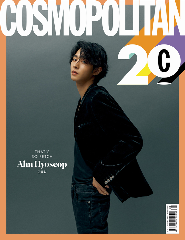 Actor Ahn Hyo-seop launches fashion magazine 20th AnniversaryThe cover of the memorial was decorated.Ahn Hyo-seop recently launched the fashion magazine Cosmopolitan 20th AnniversaryThe cover of the memorial was decorated.Ahn Hyo-seop, who won the Male New Artist Award at Baeksang Arts Awards in June, introduced an anecdote that met Hyun Bin at the awards ceremony.Ive been a big fan of Mr. Hyun Bin since I was a kid, and he sat behind me, his back was tense, like his spine was spraining.There was also Son Ye-jin and Nam-gung Min in the back, but I wanted to say hello, but the distance of 2m feels so far.Everyone is so entertainer to me, I was worried about if I suddenly talked to him. Ahn Hyo-seop, who recently became interested in Philosophy, said Philosophy was an opportunity to interpret his thinking process.Philosophy has resolved from the obsession that it should be moral, he said. I thought I was blocking the world where I could see more because of the rules I have not been aware of.(About) (assuming that I comply with the norm), I try to abandon my super-ego, and there are many things I did not know.For example, I dont have protective films or cases on my cell phone right now.At some point, I thought I had made an unknown rule to protect my cell phone, so I took off all the accessories, but I felt much better. Park Su-in