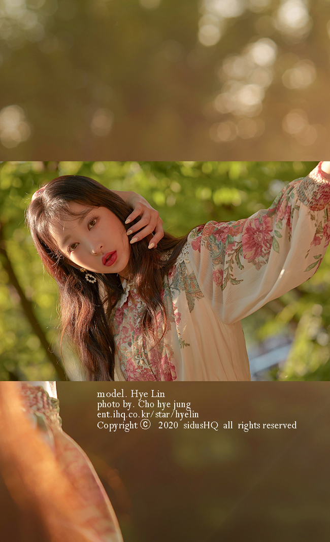 Seo Hye-lin makes surprise turn into autumn womanSeo Hye-lin, a former EXID, recently showed an Elegance Goddess figure, not the youthful charm that has been shown through the sidusHQ planning picture sid_US.In the public picture, Seo Hye-lin reveals a romantic Goddess figure in the background of sunshine and forests filled with autumn atmosphere as if to announce the beginning of autumn.Especially, it shows the alluring charm with deep eyes and various poses, and it enhances the perfection of the picture. The moods sensibility, which contrasts with the usual playful and familiar appearance, is combined with the loveliness of Seo Hye-lin.bak-beauty