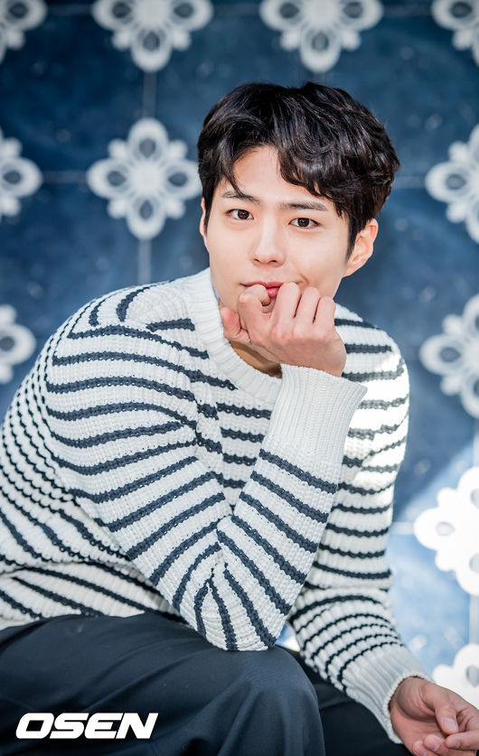 Actor Park Bo-gum Enlisted as a Navy Culture Promotionalist Today (31st).Park Bo-gum will enter the Navy Basic Military Education Center in the Navy Education Command in Jinhae-gu, Changwon-si, Gyeongsangnam-do on the afternoon of the afternoon.Park Bo-gum is deployed to the army after six weeks of basic training here and continues his active military service as a Navy cultural public relations officer.Park Bo-gum, who conducted interviews with Navy military musicians at Navy headquarters in Gyeryong-si, Chungnam Province on June 1, received a notice of acceptance on the 25th of the same month.Park Bo-gum will be Enlisted as a Navy culture promotional officer on Monday, August 31, 2020, said Blossom Entertainment, a subsidiary of Park Bo-gum. Enlisted and related places and times are Private, and will be quietly admitted without any special procedures.I will try to enter immediately without a short procedure such as Actor waving a hand at the time of admission, or bowing his head. In particular, he emphasized that he should be thoroughly listed as a private because he is in desperate need of distance due to the aftermath of the new corona virus infection (COVID-19), saying, I am sorry to be Enlisted without giving a brief greeting, but now I have decided to consider social distance and health of all because of COVID-19.Park Bo-gum was born in 1993 and is said to be somewhat early than other top stars.A close associate of Park Bo-gum said, I do not feel that the military service period is very long.Park Bo-gum was born in 1993 and still has a strong will to go to ITZY this year, he said. I would like to expect Park Bo-gum to actively work until Enlisted.Park Bo-gum finished filming all of the films Seobok, Wonderland and TVN New Moon drama Youth Record.The Youth Record was first broadcast on September 7, and the production presentation was canceled recently in the aftermath of COVID-19, and the last chance to see the face of Park Bo-gum was canceled in the official appearance.Meanwhile, Park Bo-gums discharge date is April 30, 2022.DB