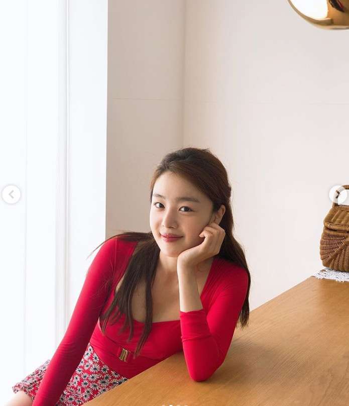 Actress Han Sun-hwa from girl group The Secret boasted of her swimsuit figure.Han Sun-hwa released the photo on Instagram on Thursday.The photo shows Han Sun-hwa posing in an intense RED-colored swimsuit, and the look of her taking a vacation in what looks like home is eye-catching.With the photo, Han Sun-hwa added: Cherry red pepper paste swimsuit. not today, but attention. Feeling up with the last photo.Photo Han Sun-hwa SNS