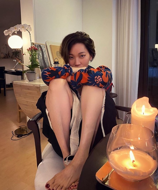 Jang Yoon-ju shared her Weekend routine.On the 30th, Jang Yoon-ju posted a picture on his Social media with an article entitled Cypcock Weekend. # Perseverance # Perseverance.On the other hand, Jang Yoon-ju is about to release the movie Three Sisters.Photo: Jang Yoon-ju Instagram