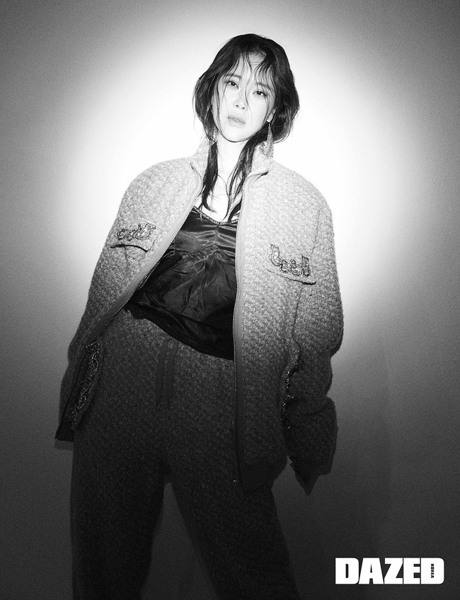 Baek Ji-young I want to perform Zazu without grading in education, even if I am 70 years old An elegant pictorial by Singer Baek Ji-young has been unveiled.Fashion Culture Magazine Days recently released a photo album with Baek Ji-young, who came back with I want to see you because I lie.Baek Ji-young also revealed a neat yet elegant charm in the pictorial.From luxurious styling to fascinating styling, I completely digested and showed off my luxurious and intense charm.In an interview with the pictorial, Baek Ji-young continued his candid story: Im sensitive to unnecessary habits when singing as a singer.Thats my ear. Im a singing person. Im not singing alone, Im a singinger who tells someone.I hope that anyone who is the target does not have any trouble in my ears. He said, I think I am an ordinary person.I am the delightful figure of the entertainment and the private scene, and I am the singer who sings the appealing song on the stage.I enjoy it rather, he said, referring to his life.Also, about the future plan, to write a new Zazu song, not to play in Grading in Education, but to act Zazu.I want to digest about an hour and a half performance even when I am seventy years old.I do not make it easy for you to leave your chair, but stand and sing and communicate with the audience. Park Su-in