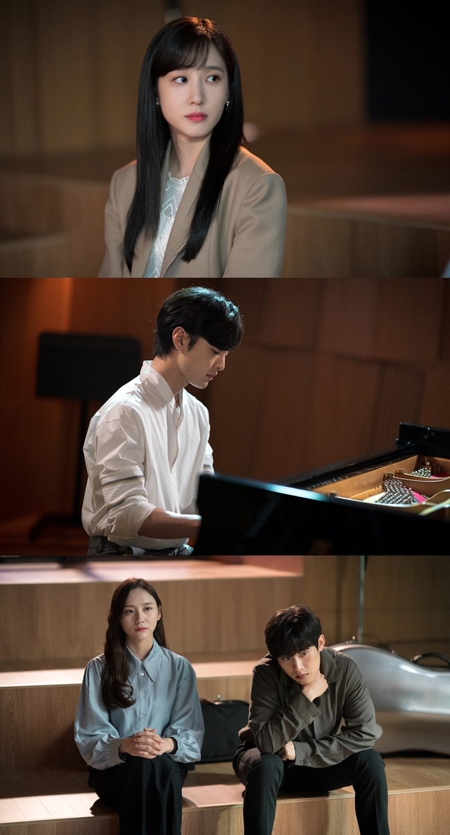 Park Eun-bin Kim Min-jaes triangular X3 relationship takes off in earnest.Do you like SBS drama Brahms which was first broadcast on August 31st? (playwright Ryuborg/directed Cho Young-min) drew more interest by using the motif of the triangular relationship between the musician Brahms - Schumann - Clara.Brahmss lifelong love was Schumanns wife Clara, a musical mentor and close associate, and the situation of these Brahms reminders amplified the curiosity about the relationship of those who will unfold in the future.The main characters, Chae Song-a (Park Eun-bin) and Park Joon-yung (Kim Min-jae), lay between love and friendship.Chae Song-a, who is hiding her unrequited love because of her close friend, unwittingly asked Park Joon-yung if she liked Brahms.Park Joon-yung expressed Brahms love as unbearable love and replied that he did not like Brahms.This conversation between Chae Song-a and Park Joon-yung was enough to open up the intense rapport of Drama.The production team released a picture of Friend Han Hyun-ho (Kim Sung-chul), who had a three-way relationship with Park Joon-yung, and his lover Lee Jung-kyung (Park Ji-hyun), ahead of the broadcast on September 1.Here, the combination of Park Eun-bin Boone forms a strange atmosphere and focuses attention.Park Joon-yung in the photo is playing Schumanns Troimeri in front of three people.It is a more curious scene that Park Joon-yung has not played this song in the concert in the last broadcast.What does Park Joon-yung mean to play this song in front of them? And who does Park Joon-yung play this song for?Park Joon-yung in front of the piano, Han Hyun-ho and Lee Jung-kyung looking at such Park Joon-yung, and Chae Song-as alternate Sight, which alternates between the three, are interestingly entangled and cause curiosity.emigration site
