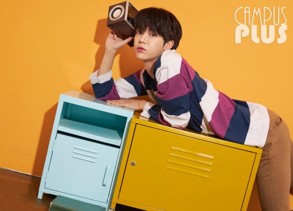 Group Verivery The same contribution and Min Chan have graced their first campus magazine cover since debut.Verivery The same contribution and Min Chan were selected as cover models for the September issue of Campus Plus and filmed the picture.The same contribution and Min Chan, which decorated their first cover after debut through Campus Plus, attracted attention with their warm senior appearance and showed off their charm.The same contribution and Min Chan in the photo showed the grand prize of the campus handsome boy senior with various concepts.He showed off his dandy charm with a comfortable one-man T-shirt or knit, and took various poses for each cut, and he was enthusiastically photographed and received praise from the staff.In a subsequent interview, the leader The same contribution said, It was a fun shoot because I felt like a college student. Min Chan asked about the goal in the second half of the year, I want to show my fans with the content of Verivery, which is free and unframed.He said, I showed a creative stone.Verivery, which includes The same contribution and Min Chan, successfully completed its fourth mini album FACE YOU in July with its versatile Creative Stone in 2019 and continues to meet with domestic and foreign fans with drama OST, music professional MC, as well as various contents.Verivery The same contribution and Min Chans pictures and interviews can be found in the September issue of Campus Plus.