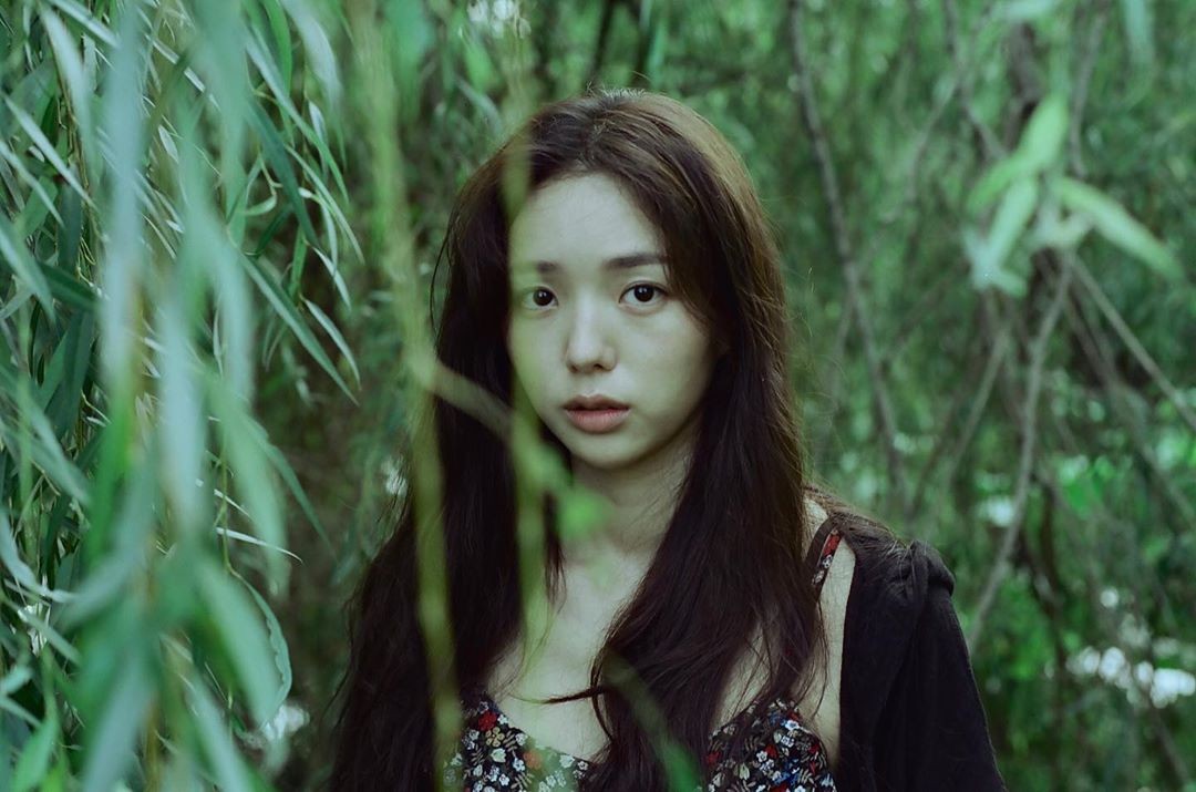Actor Chae Soo-bin has released a picture of a dreamy atmosphere.On Sunday, Chae Soo-bin released two photos on her Instagram account, which showed Chae Soo-bin creating a unique atmosphere in the background of nature.In the first photo, Chae Soo-bin stares somewhere with a faint look, her long hair hanging down and looking down, her eyes drawn with sad longing.In another photo, Chae Soo-bins big eyes were outstanding.The grass that stretched forward and the dense grass behind made Chae Soo-bin even more mysterious with a cold and uneasy atmosphere.Fans looked at Chae Soo-bins photo and revealed questions such as Is it a photo shoot? Is it a work?Meanwhile, Chae Soo-bin appeared on TVN half-half which ended in April.