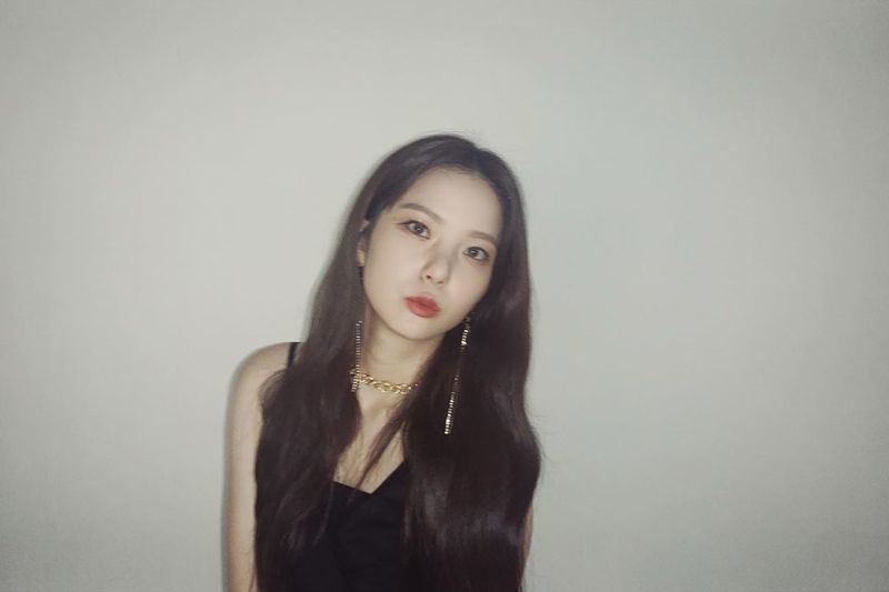 Group CLC Choi Yu-jin expressed his thrilling mind before the comeback.At dawn on September 2, Choi Yu-jin wrote on her Instagram account: I cant sleep because Im so excited. What should I do? But Ill sleep for tomorrow.Cheshire also sleeps well and see you tomorrow and posted a picture.Choi Yu-jin in the public photo shows off her innocent beauty. Choi Yu-jins elegant atmosphere catches her eye.The fans who watched the photo responded I am excited and I want to see it soon.Meanwhile, Group CLC, which includes Choi Yu-jin, will release its new song HELICOPTER (Helicopter) on September 2 (Today).Park Eun-hae