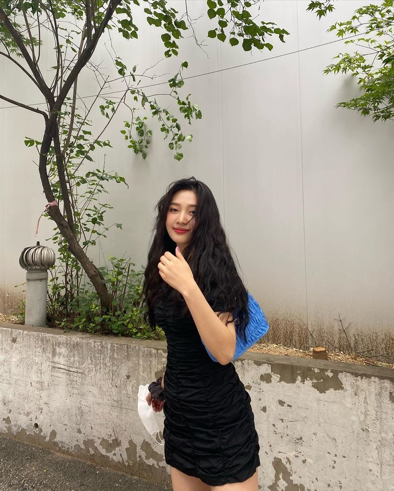 Red Velvet Joy, Daily Leeds Update Hippie Firm Digestibility Samsung Group Red Velvet Joy boasted a deadly charm.Joy posted several photos to her personal Instagram on September 2.In the photo, Joy looks at the camera in a black shearling dress. Hes slender, slender, and hippie. In particular, the fashion sense that showed off in midsummer leather boots stands out.Meanwhile, Joys Samsung Group Red Velvet participated in the 20th anniversary project Our Beloved BoA on August 21.