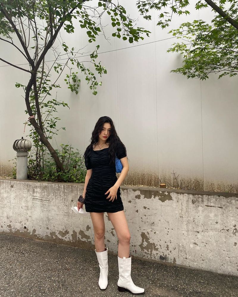 Red Velvet Joy, Daily Leeds Update Hippie Firm Digestibility Samsung Group Red Velvet Joy boasted a deadly charm.Joy posted several photos to her personal Instagram on September 2.In the photo, Joy looks at the camera in a black shearling dress. Hes slender, slender, and hippie. In particular, the fashion sense that showed off in midsummer leather boots stands out.Meanwhile, Joys Samsung Group Red Velvet participated in the 20th anniversary project Our Beloved BoA on August 21.