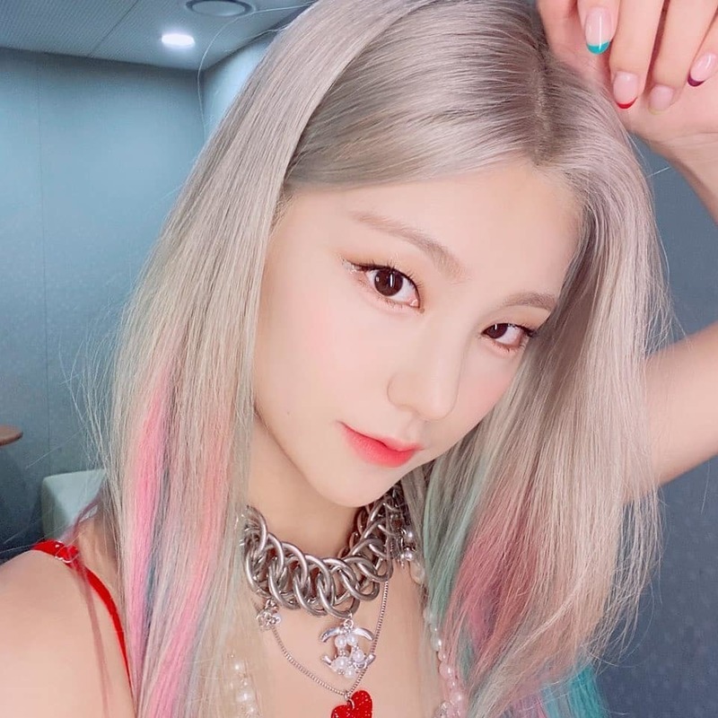 ITZY Yezi, The Heat Blown Beautiful Looks It Is Beautiful Today Group ITZY Yezi delivered a refreshing statement.On September 2, Yezi posted several photos with the words NOT SHY on ITZYs official Instagram page.In the photo, Yezi looks at the camera and looks at each other.Yezis cute visuals are eye-catching, yet chic, resembling cats.Those who saw the photos responded, I love you and Its so beautiful.Meanwhile, Yezis ITZY released their new song NOT SHY on August 17.