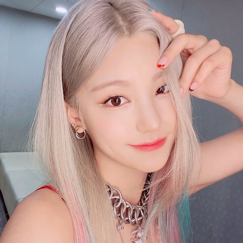 ITZY Yezi, The Heat Blown Beautiful Looks It Is Beautiful Today Group ITZY Yezi delivered a refreshing statement.On September 2, Yezi posted several photos with the words NOT SHY on ITZYs official Instagram page.In the photo, Yezi looks at the camera and looks at each other.Yezis cute visuals are eye-catching, yet chic, resembling cats.Those who saw the photos responded, I love you and Its so beautiful.Meanwhile, Yezis ITZY released their new song NOT SHY on August 17.