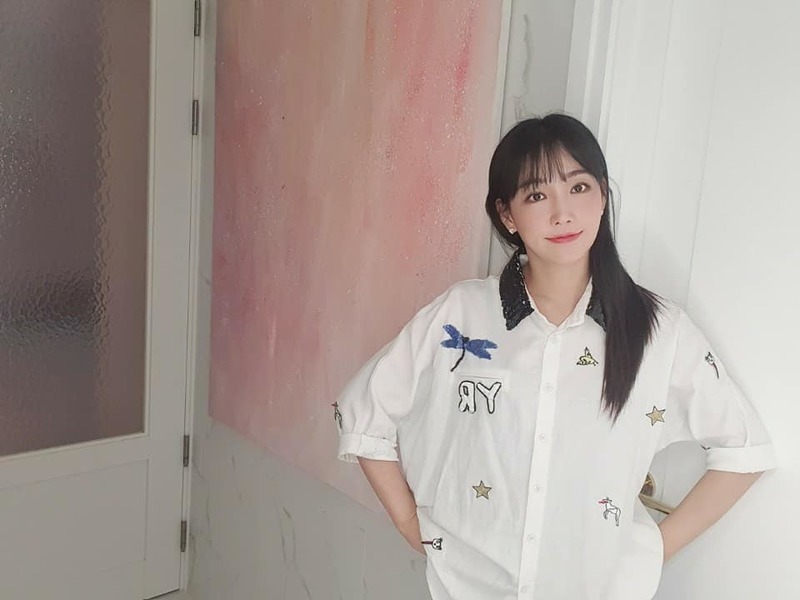 Actor Lee Yu-ri boasted innocent beautiful looks.Lee Yu-ri posted a picture on her instagram on September 2.The picture shows Yuli Lee wearing a white shirt, and Yuli Lees white-green skin and distinctive features make her look more beautiful.The neat atmosphere of Yuli-ri also draws attention.Yuli Lee will appear on Channel As new gilt drama Lie of Lies, which will be broadcasted at 10:50 pm on the 4th.delay stock