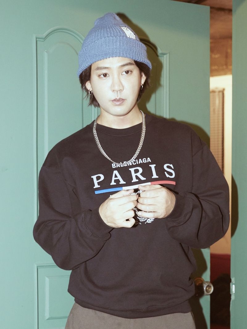 Divine Channel is a producer team consisting of two people, Lim Kwang-wook and Lion Kim.The two men, who met in 2010, started collaborating well with each other and founded the company in 2012. Lim Kwang-wook is also head of the Music label Code Share.Divine Channel, which has been making songs with various producers, released its first solo album, Esporte Clube Bahia Products (BYPRODUCT) at 6 p.m. today (3rd).Wang Feifeieded (Faded), featured by Rupee and EXO Chanyeol, Mamma featured by Gaeko and Gwang-il Jo, and Post It featured by Lilchery and Goldbuda! (Post It!) has three songs in it.Wang Feifei is a pop/Hip hop genre song with dreamy and emotional melodies, a story of empty people living alone in lonely cities.Mamma is a hip hop song with an impressive oriental sound, and it contains the publics reaction to the dream that walked like a gamble and self-reflection as lyrics: Post It! is a song of lyrics with the themes of Flex (Writing Money at will) and Sweg (self-show and free-spirited), with a combination of strong beats and dreamy sounds.It is noteworthy that all three songs were presented as titles.CBS interviewed Divine Channel in writing to commemorate the release of Esporte Clube Bahia Products; the interview was answered by Lim Kwang-wook, producer of Divine Channel.Next up, one-on-one.1. Please introduce the Divine Channel team first. Please explain the teams departure, members, and direction of the music.The Divine channel started with the opinion that we should meet Lion Kim (KARAde) in 2010 and produce it together.Officially, we started a company in 2012. And it took me a year or two to get a full-fledged job.Until then, I was producing only personally and then I became a team, so Music was not packed with one emotion, but it seemed to be more diverse.I felt that charm and collaborated with a lot of producers.Only two of me and Lion Kim started making albums by choosing to act under this name (Divine Channel).In addition, producers of various genres such as Sakehands, Geoffrocause, Mike Dupree, etc. in United States of America, Impale, Tipsy in Korea, etc., freely work in the big frame of code share, and Divine channel will go to only two compositions.I didnt set the direction for the music. Instead, I think its important to show me and KARAdes color.So far, weve produced a variety of music, or products.Esporte Clube Bahia Product is a new type of product that is united only in our color.3. It is said that Hip hop has filled the sensitivity of Divine channel only, and I want to know why this album-oriented genre is Hip hop.Since I was a child, I started music with Hip hop, and there are many music that I enjoy listening to, but Hip hop is a high proportion.My favorite The Artist and producers are also based on Hip hop.When I first produced Music, I started with MPC3000 (a drum sampler that is often used for hip hop production).4. Also, I am curious about the direction of this album, composition and production process of the song.The direction of this album was just to try a music that we want to do and think is cool, without any other consideration.I wanted to communicate with Hip Hop listeners with this result. I was excited about the process.I just put the instruments in my mind and the results came out on our Feelings. It was so good to hear.I think its a team that the United States of America and the producer in Korea met, so there is a beat of the foreign hip hop Feelings and a beat of Korea.I wanted to make Asian Hip hop properly in the case of Mamma, which used the instrument orientally.Wang Feifei is a bit more United States of America sentimental pop/Hip hop. Post it!I really wanted to work on it because it was so original, and I wanted to put it in the album, so I got three songs.First of all, I continued to listen to the bts I decided to put on the Divine channel album, and I had a lot of meetings and a lot of worries about what The Artists would fit in.Basically, I found people who would maximize the emotions of beats.Mr. Gaeko or Mr. Chanyeol came to my studio and got to go to the office. I took a beat while talking to Mr. Gaeko.In Wang Feifei Did, I wanted to give a melancholy sensibility by entering Mr. Rupees emotional high-pitched melody line and Mr. Chanyeols calm and cool bass tone.In the last words, I wanted to bring in a tight rap while saving the Asian Feelings. Just Mr. Gaeko and Mr.Mr. Gaeko had a relationship from the beginning, but in the case of Mr. Gwang-il Jo, he heard a lot of his music and played love call through the company.Lillecherry, Goldbuda, and others are the same, but especially the Artists I want to share.I think youre playing a creative, wonderful music.I reported a lot of their content, and I made a new beat to match our color while hanging out with them and made a love call.6. I worked with numerous The Artists, including BoA, BTS, Kang Daniel, Bix, Girls Generation Taeyeon, EXO Sehun & Chanyeol, Shinhwa, CLC, BTOB, Hotpelt.It is also the most active production team, but what do you think is the secret to finding Divine channels here and there?If youre looking for us, thank you for the sound of the Divine channel, and you said that the sound part or the concept Feelings are good.And I think youve built up a lot of trust since youve worked on it. This team is good at music. So much for thank you.7. This album has only three songs, but are you preparing for another album recently?Yes, Im still working on the next one, and Im going to keep releasing it, and Im going to try it in a different color this time, and its likely to be a song with more songs!8. Please tell the people who waited for the new album of Divine Channel.Its a really fun song. I hope youll enjoy it. Were going to release a lot of good songs in the future, so please enjoy it!!!Producer team Divine channel Lim Kwang-wook and Lion Kim, who released their first solo album Esporte Clube Bahia Product, are a producer team Wang Feifei Did - Mamma - Post It!Three singles released on the 3rd day, all the title song Hip hop based album composition. It is a product that is united only in our color. It is a really fun song, please listen to it.