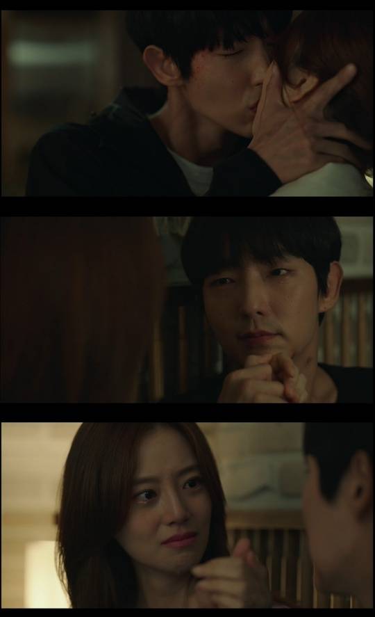 Actor Lee Joon-gi and Moon Chae-won showed their love act in Flower of Evil, and their interest in their Age was focused.TVN Tree Drama Flower of Evil was defeated on the 3rd after stopping shooting for a week due to the reproliferation of a new coronavirus infection (Corona 19).In the 11th episode broadcast the previous day, Do Hyun-soo (Lee Joon-gi), who ran into the trading scene of a human trafficking organization after pursuing an accomplice in the Jennifer 8 case during the performance, was shown confessions of love for Cha JiWon after saving his life with the help of Cha JiWon.Im sorry, I did wrong, I hurt you so much, Do said, tearing at the way Cha JiWon gave her a chance to run away even after she knew her identity and tried to keep her until the end.I had to, Cha JiWon said, hugging Do Hyun-soo, who asked, Why did you do that?Instead of fleeing the police arrest, Do Hyun-soo decided to go home with Cha JiWon, who arrived home and wept, and Cha JiWon hugged Do Hyun-soo.The two men, who kissed and checked their feelings, sat side by side in bed and talked.Do Hyun-soo told his story of his life, starting with the memory of his father, Do Min-seok (Choi Byung-mo), who lost his way when he was a child.Cha JiWon explains Do Hyun-soo, who has been warmly treated and protected by Do Hyun-soo, who says he does not know the feelings of love. You love me.I feel that way, he said.Do Hyun-soo said, I love you. Cha JiWon mentioned what would happen if he was arrested by the police the next day. Do not forget any moment.Youre a person with warmth, he said.The next day, Cha JiWon was contacted by Choi Jae-seop, who was in front of the house, and he left the house together with his hand holding his hand with Do Hyun-soo.In the 12th episode preview, I found the police station and said, I have been keeping my promise last time.I promised to tell you when the time comes, he said, and Do Hae-soo (Jang Hee-jin) who wants to confess that he is the real criminal in the past murder case appeared.We will do our best, said Jennifer 8, who was playing again, with similar events.I promise that you will not be unfair, and Cha JiWon, who handcuffs Do Hyun-soos wrist, added to the story to be developed in the future.On the other hand, Lee Joon-gi and Moon Chae-won, who played a role as a couple in Flower of Evil, played a love act every time, and the attention of viewers was focused on the Age of the two.Lee Joon-gi was born in 1982 and is 39 years old at Age this year. Moon Chae-won was born in 1986 and Age is four years younger than Lee Joon-gi.Lee Joon-gi made her debut in a 2001 ad, and Moon Chae-won began her Acting career in 2007 with the Drama Run the Mock.