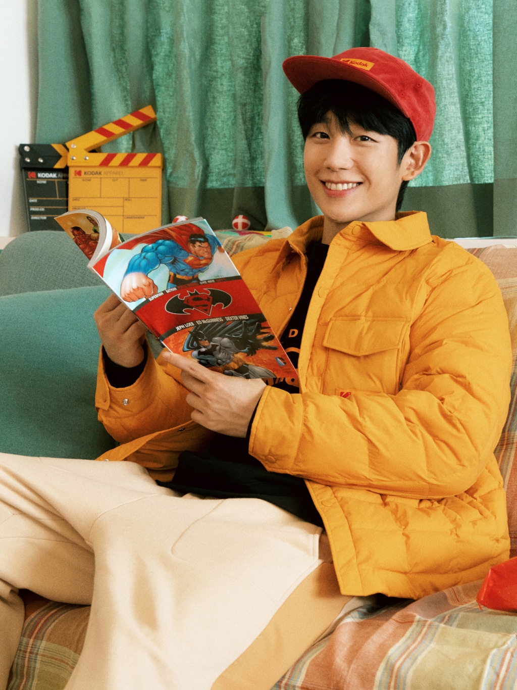 Is that right?Kodak Apparel released a picture of the 2020 autumn season with Actor Jung Hae In on July 7.Kodak Apparel said, Many people are having a psychologically shrinking period, but it means to look for their own way to enjoy the moment.Jung Hae In appeared to take various poses, such as hanging on a steel bar prepared for the filming site or falling into a comic book.The mischievous figure that contradicts the existing calm image catches the eye.Jung Hae In donned an over-fit Kodak Keiples jacket with a natural silhouette and colour contrast.Here he suggested a variety of fliss look by matching various items such as T-shirts and pants.In particular, some of these pictures were taken with Kodak film, which created a picture that wanted to possess real analogue sensibility that depends on exposure and light.Kodak Keiples jackets can be found at national stores and Kodak Apparel official malls.10% and card wallets (until exhausted) will be presented to the purchaser within the period.