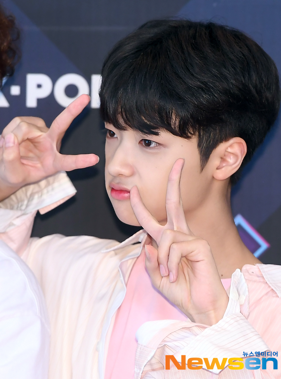 Happy birthday! Happy Son Dong-pyos Day. Son Dong-pyo, a former project group X1, celebrated his 19th birthday.Son Dong-pyo was born on September 9, 2002 in Snow crab, North Gyeongsang Province.East East, Big Tube tickets.Son Dong-pyo, who means who is the main character everywhere, appeared on Mnet Produce X101 which was broadcast last year after living as a DSP media trainee and made his debut as a project boy group X1 with the final 6th place and 11 people list.Son Dong-pyo, who has a lot of talent and dance skills to win the first prize in the evaluation at the end of the month in a week after joining his agency, is loved by fans with his thick lips, fairy-like expressions, fresh visuals and charm.Son Dong-pyo, who dreams of a singer-songwriter who can write, write, and produce.I want to make a R&B ballad for Son Dong-pyo, he said, and Ive been healing and comforting while listening to songs, and I think Id be really happy if my song could give such comfort to my fans.Lets take a picture of the charm of Passion Rich Son Dong-pyo, who went to dance academy for 5 hours from his hometown Snow crab to Daegu from the third grade of junior high school where he started dreaming of singer.Jung Yoo-jin