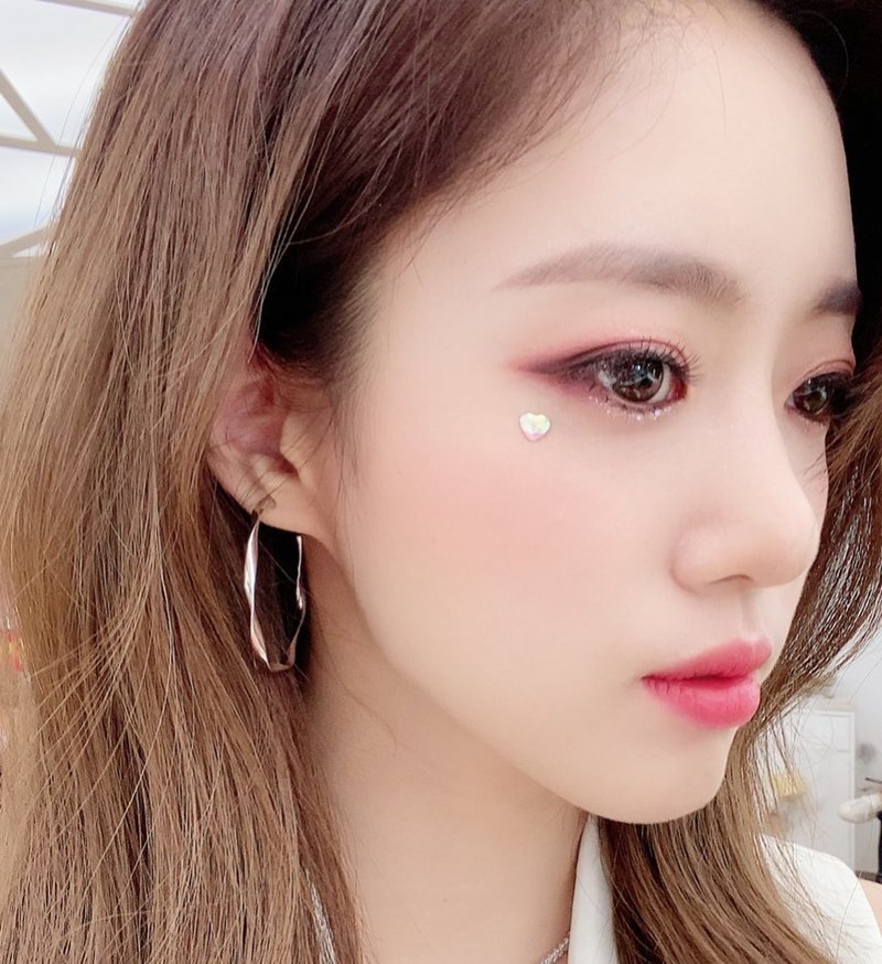 Ham Eun Jung, did you stare in your eyes? Cheng beauty with sparkling eyes Singer and actor Ham Eun Jung has revealed his current status.On September 10, Ham Eun Jung posted a picture on his Instagram.In the open photo, Ham Eun Jung is showing off her neat beauty; Ham Eun Jungs sparkling eyes catch her eye.The netizens who watched the photos responded that they were big hit and too beautiful.Meanwhile, Ham Eun Jung played the role of cozette in the play Les Miserables.Park Eun-hae