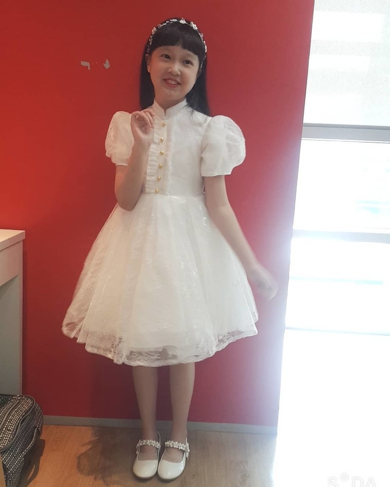 Kim Sul, who grew up sobly, revealed his current situation.On September 11, the child actor Kim Sung Instagram posted several photos along with the article Seoul Drama Awards 2020 K Kids Opening Performance.The photo shows Kim Sul, who participated in the opening performance of the Seoul Drama Awards 2020.Kim, who was born in 2011 and turned 10 years old this year, is wearing a colorful white dress and a headband, and the princess in Fairytale is showing off her cute visuals as if she had ripped out a book.Kim said, We are all the same amateurs on the stage of the world, Kim said. We kept the corona safety rules and recorded them!The mask was taken off only for a while when taking a picture. bak-beauty