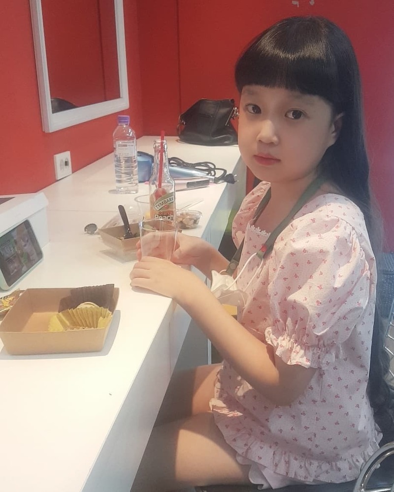 Kim Sul, who grew up sobly, revealed his current situation.On September 11, the child actor Kim Sung Instagram posted several photos along with the article Seoul Drama Awards 2020 K Kids Opening Performance.The photo shows Kim Sul, who participated in the opening performance of the Seoul Drama Awards 2020.Kim, who was born in 2011 and turned 10 years old this year, is wearing a colorful white dress and a headband, and the princess in Fairytale is showing off her cute visuals as if she had ripped out a book.Kim said, We are all the same amateurs on the stage of the world, Kim said. We kept the corona safety rules and recorded them!The mask was taken off only for a while when taking a picture. bak-beauty