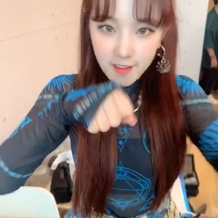 The group (girl) children Song Yuqi showed off their cute charm.On September 11, the official Instagram of the (girls) children posted a video with the article Song Yuqi Punch.Song Yuqi in the public footage is flying a cute Punch; Song Yuqis bright and lovely charm catches the eye.Fans who watched the video responded It is so beautiful and It is cute in the world.Meanwhile, the group (girl) children of Song Yuqi successfully completed their new single DumdidiDUMDi activity.Park Eun-hae