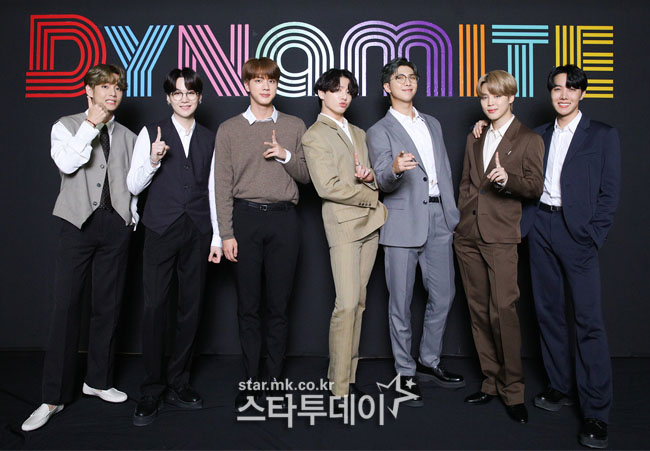 Group BTS topped the Boy Group Brand reputation.Boy Group Brand Reputation 2020 year, according to Korea Corporate ReputationThe Big Data analysis in September was analyzed in the order of the third place in EXO, the second place in BTS.RAND Corporation, Korea, is expected to beTwenty20 year from August 11The consumer behavior analysis of 48,979,150 Boy Group Brand Data measured by September 11 measured the participation of JiSoo, MediaJiSoo, Communication JiSoo, and CommunitySoo.Compared to Brand Big Data 40,137,953 in August, it increased by 22.03%.Brand Platform JiSoo is an indicator created by Brand Big Data analysis, finding out that consumers online habits have a great impact on Brand consumption.The analysis of the Boy Group Brand reputation can measure the positive evaluation of the Boy Group, media interest, and consumer interest and communication.Brand monitor analysis of 100 Brand plat editors was also included.The top-ranked BTS (RM, Sugar, Jean, Jhop, Jimin, Bhu, Political Power) Brand became participatory JiSoo 3,764,112 MediaJiSoo 5,337,856 Communication JiSoo 4,445,056 CommunitySoo 4,153,114 and Brand reputation JiSoo 17,700,114 It was analyzed as 38.Compared with Brand Reputation JiSoo 8,924,775 in August, it rose 98.33%.Second place EXO (Suho, Chanyeol, Kai, Dio, Baekhyun, Sehun, Siumin, Lay, Chen, Tao, Luhan, Chris) Brand became JiSoo 290,224 Media JiSoo 666,624 Communication JiSoo 960,216 Community JiSoo 354,054 Soo 2,271,119 was analyzed.Compared with Brand Reputation JiSoo 2,524,066 in August, it fell 10.02%.Third-place Seventeen (Scoops, Junghan, Joshua, Jun, Hosi, Wonwoo, Uji, Dogyeom, Mingyu, Diet, Seung Kwan, Vernon, Dino) Brand became part of the JiSoo 401,192 MediaJiSoo 398,848 Communication JiSoo 851,871 CommunitySoo 483,694 Brand plate JiSoo 2,135,606 was analyzed.Compared with Brand Reputation JiSoo 1,783,082 in August, it rose 19.77%.4th place NCT (Tail, Johnny, Tae Yong, Utah, Do Young, Ten, Representation, Winwin, Mark, Runjun, Geno, Hae Chan, Jae Min, Chunler, Ji Sung, Lucas, Jung Woo, Kun) Brand participated in JiSoo 183,832 Media JiSoo 427,520 Communication JiSoo 704,173 Community Soo 520,341 was analyzed as Brand platitude JiSoo 1,835,865.Compared with Brand Reputation JiSoo 1,515,637 in August, it rose 21.13%.5th place SHINee(Onyu, Key, Minho, Taemin) Brand was analyzed as Brand Reputation JiSoo 1,442,198 with participation JiSoo 92,752 media JiSoo 360,704 communication JiSoo 477,765 CommunitySoo 510,977.Compared with Brand Reputation JiSoo 978,032 in August, it rose 47.46%.The Boy Group Brand Reputation 2020 year, said Koo Chang-hwan, director of RAND Corporation in Korea.The Big Data analysis in September showed that BTS Brand ranked first.The Boy Group Brand category increased by 22.03% compared to Brand Big Data 40,137,953 in August.According to the Cebu City analysis, Brand consumption rose 14.06%, Brand issue rose 3.40%, Brand communication rose 39.53% and Brand spread rose 42.62%. Boy Group Brand Reputation 2020 yearBTS Brand, which ranked first in Big Data analysis in September, was highly analyzed in Link Analysis as comfort, appearance, record.In keyword analysis, Billboard, dynamite, and YouTube were analyzed highly. In positive negative ratio analysis, the positive ratio was 93.63%.BTS Brand Cebu City analysis showed that Brand consumption rose 88.57%, Brand issue rose 105.57%, Brand communication rose 116.55%, and Brand spread rose 82.20%. 2020 yearThe 30th place in the Boy Group Brand reputation in September was BTS, EXO, Seventeen, NCT, SHINee, Astro, Super Junior, The Boys, Tomorrow By Together, Stray Kids, Winner, Big Bang, One Earth, New East, Eighties, Monster X, Vitubi, Bix, 2AM, Bigton, MCND, SF9, 2PM, TVXQ, On & Off, Hot Shot, Infinite, Pentagon, GodSeven, JYJ were analyzed in order.