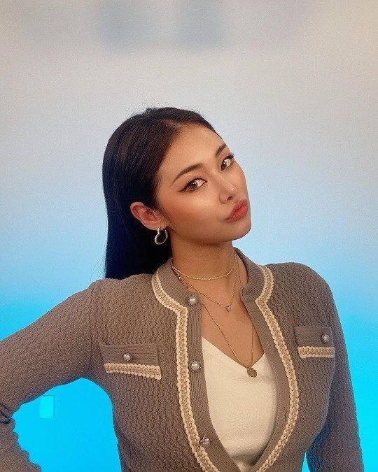Cheetah posted a picture on his Instagram on the 13th, along with an article entitled Anya.Cheetah in the picture is not a short hair, a trademark, but a long hair and a cardigan to create a sophisticated atmosphere.In addition, it has a different charm with makeup that has not been seen in the meantime.Meanwhile, Cheetah has been in public love for two years with actor and director Nam Yeon-woo.
