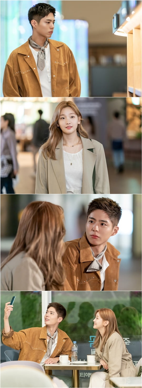 The Record of Youth Park Bo-gum, Park So-dams Precious Moments, Inc. were captured.TVN Mon-Tue drama Record of Youth released the appearance of Park Bo-gum and Park So-dam, who share each others daily life, on the 14th, making the heart pound.I had a fateful first meeting with Choi Ae, Sa Hye-joon, who had dreamed of stabilizing in the last broadcast. I confessed that I was a fan of Won Hae-hyo (Byeon Woo-seok) unexpectedly in the Deokming Out crisis.The two young people, who had a lot of sympathy, became friends, but the two people who slowly permeated each other were excited by the romance of youth.In the meantime, the sweet atmosphere of Sa Hye-joon and Ahn Jung-ha in the public photos catches the eye.In the first meeting, everyday life is hard to support someone stably, and since he was on makeup bus king instead of dinner with Sa Hye-joon, his daily date with him causes curiosity.The eyes of Sa Hye-jun are full of love. The trembling seems to be conveyed under the stability of not approaching.Sa Hye-joon, who looks at the stable with a light smile, also causes a heartbeat. Above all, Sa Hye-joons deep and straight eyes stimulate curiosity and favor toward the stable.The two youths of the bright face in the subsequent photos add to their expectation for their relationship change.Whenever Sa Hye-joon is in trouble, he raises his curiosity about the two people he faces in the place he is looking for, and why he met in a special place.In the third episode broadcast today (14th), another change in relationship between Sa Hye-joon and Ahn Jung-ha comes.Here, he will show his unique sense of stability that he learned about Sa Hye-joons grandfather, Sam Min-ki (Han Jin-hee), and help him find the right thing.The process of comforting each other, Sa Hye-joon and Ahn Jeong-ha, who have permeated each others daily lives by forming a consensus, will give a thrill, said the production team of the Record of Youth. Please watch if Ahn Jeong-ha can tell her sincere heart to Sa Hye-joon, who has decided to fold her dreams and join the military.Meanwhile, the third episode of Record of Youth will be broadcast on tvN today (14th) at 9 p.m.