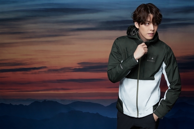 Actors Kim Woo-bin and Han So Hee met with a fashion photo shoot.Kim Woo-bin and Han So Hee have unveiled the 2020 F/W pictorial together with the new Outdoor Research brand model.The two men have a charm that naturally moves between softness and charisma, and have completely extinguished Eiders new Outdoor Research style, which is younger and dynamic.In the public picture, Kim Woo-bin showed a professional aspect by perfectly creating an atmosphere that matches each suit.The hooded Fliss Full Metal Jacket, which features a soft woolly material, matches the nutral beige pants to complete a comfortable and warm style.Han So Hee used his own unique sophisticated atmosphere to Jessie a younger and more sensual New Outdoor Research look.Reverse Fliss Down Full Metal Jacket, which can be worn inside and outside, is matched with an overfit to create a Sesame Street casual look with only one outer.Kim Woo-bin not only expresses the expression and eyes carefully to digest the costume concept every cut, but also makes the dynamic mood of Outdoor Research even more stylish with a pose using a large height and long legs.Han So Hee has delicately produced a sporty atmosphere of Sesame Street style with natural hair and makeup styling, and has improved the perfection of the picture.This 20F/W season has diversified the design of the Fliss to consumers who are sensitive to trends and has Jessie the young and sensual Outdoor Research style with the focus on the short-lived Down Full Metal Jacket, said a brand official. Through the pictures of Kim Woo-bin and Han So Hee, a new model that fully digests dynamic styles, I hope you will meet the research style trend. 