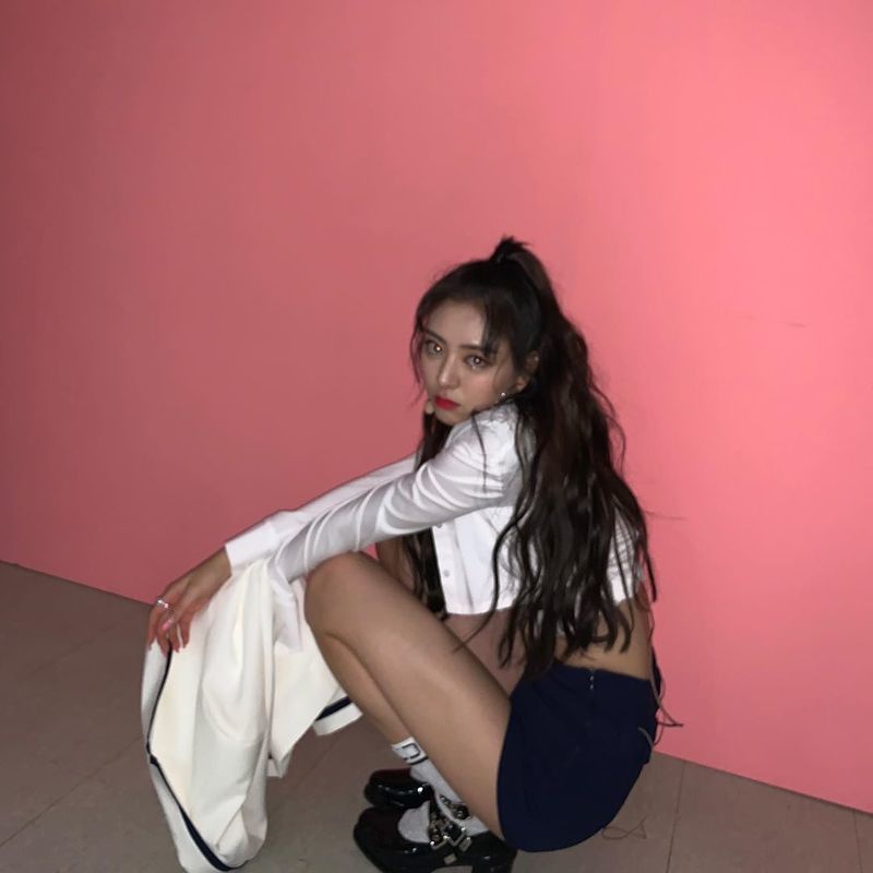 ITZY Yuna, Sight Captivating Glamorous Beautiful Looks I Love You For Supporting Me Group ITZY Yuna expressed their affection to the fans.On September 15, ITZYs official Instagram page posted a photo of Yuna with the text, Thank you for supporting us to the last of us, thank you all the time.In the photos released, Yuna shows off her glamorous beautiful looks. Yunas glamorous features and adorable ambience capture sight.Those who saw the photo responded, Its really pretty and totally wannabe.Yunas group ITZY released their third mini-album , Not Shy, on August 17.