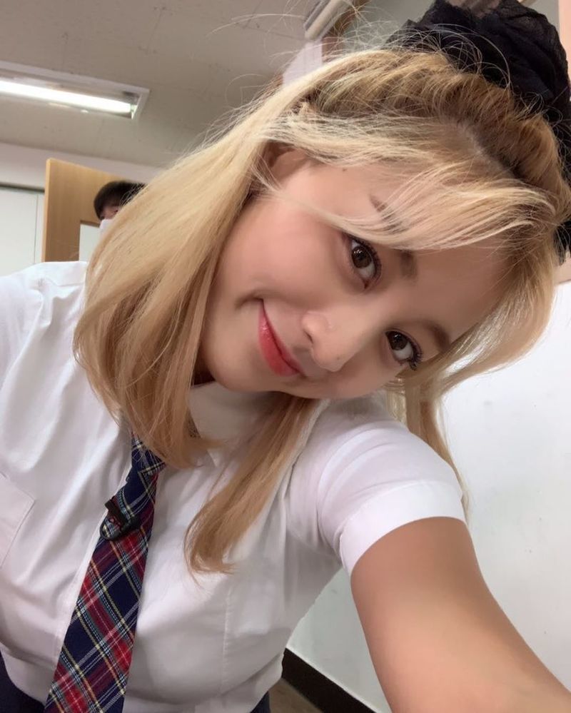 Group TWICE members Jihyo and Sana shared their current status.TWICE Instagram posted several photos on September 15 with an article entitled Pairs for High School Students.In the photo, Jihyo and Sana are wearing uniforms and making a lovely smile; in two shots, the visuals of two people boasting extraordinary chemistry made their eyes happy.park jung-min