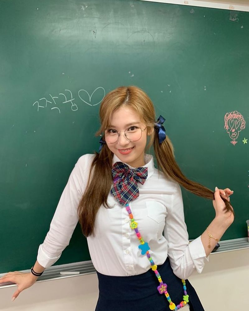 Group TWICE members Jihyo and Sana shared their current status.TWICE Instagram posted several photos on September 15 with an article entitled Pairs for High School Students.In the photo, Jihyo and Sana are wearing uniforms and making a lovely smile; in two shots, the visuals of two people boasting extraordinary chemistry made their eyes happy.park jung-min