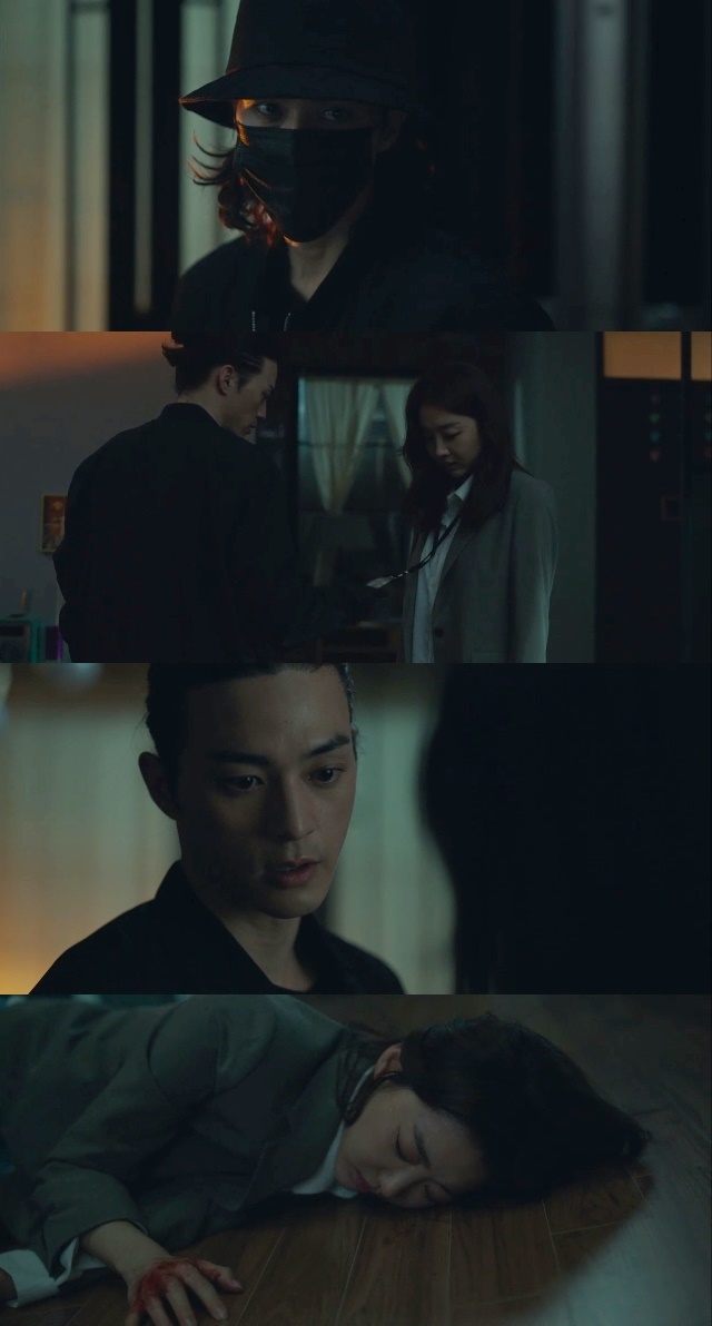 Flower of Evil Jang Hee-jin sacrifice, Kim Ji-hoon stabbed instead of Moon Chae-won Jang Hee-jin was sacrificed by Kim Ji-hoon instead of Moon Chae-won.In the 14th episode of TVNs Drama The Flower of Evil (playplayed by Yoo Jung-hee/directed by Kim Cheol-gyu), which was broadcast on September 16, Do Hyun-soo (played by Lee Jun-ki) visited Jeong Mi-sook (played by Han Soo-yeon) with Cha JiWon (played by Moon Chae-won).On the day, Do Hyun-soo put down the knife that threatened as soon as the CCTV was turned off and told Cha JiWon, Give me three days. No, just one day. I will surely return.Do Hyun-soo took Cha JiWon hostage because it was a plan to keep Cha JiWon from being suspected of being his accomplice by the police.Do Hyun-soo promised Cha JiWon, who does not believe in himself, If I get caught now, Jung Mi-sook will die. I will catch the real crime with my hand and return to my feet.But Cha JiWon handcuffed Do Hyun-soo and asked him to go with him; eventually, Do Hyun-soo was forced to move with Cha JiWon.Do Hyun-soo, who escaped safely, said that he had solved misunderstandings with Cha JiWon and proved that his escape was not a police force to Yeom Sang-cheol.Do Hyun-soo predicted to Cha JiWon that he would take hands with Yeom Sang-cheol.Do Hyun-soo called Yeom Sang-cheol and suggested, Lets be one side. Do you think hell let you live? Hes been a cash machine for a lifetime.Do Hyun-soo suggested, You take the money and I catch him and I save Jung Mi-sook. Yeom Sang-cheol, who had previously asked for 500 million to Baek Hee-seong, showed a shaking.Cha JiWon even thought of becoming a hostage to Yeom Sang-cheol to help Do Hyun-soo; however, Do Hyun-soo had no intention of putting Cha JiWon at risk.Do Hyun-soo handcuffed Cha JiWon in a careless gap and said, I have to hold hands with a dirty guy like salt iron. I can not let you splash muddy water.Youre going to do everything you can to get the truth out of it. As a cop. Cha JiWon had to let Do Hyun-soo go.Back at the police station, Cha JiWon struggled to solve the case in his own way.Then, a stalker-stricken Do Hae-su (Jang Hee-jin) stopped by the police station, and Cha JiWon asked Do Hae-su to look at his daughter, Eunha (Jeong Seo-yeon), who had no one to give her coat and take charge.Dohasu visited Do Hyun-soo and Cha JiWons house to pack up the bag of Eunha, but the house was suspicious.I was in the room of the back Eunha, and I heard a strange popularity.So, Do Hae-soo went out to the living room for a while to check and faced Baek Hee-seong sitting in the dark there.Dohasu decided to make a sacrifice for a while, and Dohasu told him not to leave the room and put his Cha JiWon official ID on his neck.Later, Do Hae-su faced the face of Baek Hee-seong and found out that he was the person he saw at his fathers funeral home.