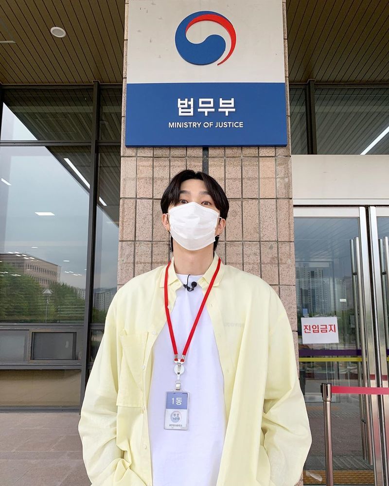Rapper Sleepy heralds Ministry of Justice visitSleepy posted a photo on his personal SNS on September 17th, I have been calling you at the Ministry of Justice.In the photo, Sleepy stands in front of the Ministry of Justice with a name tag; she takes a pose leisurely with Park Sul-gi.Sleepy added a hashtag called #Ministry of JusticeTV # LawTV # Comeming Soon # Sleepy #Sleepy along with the al-Dish phrase, raising expectations for the content.Meanwhile, Sleepy is appearing on the web entertainment Hip-Hop Girl Z.long process