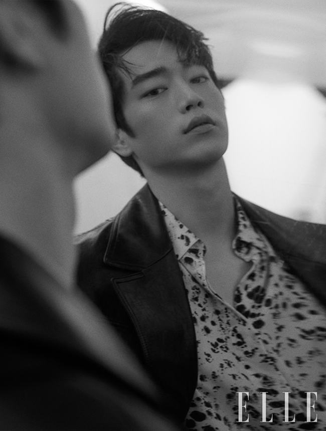 A dreamy picture of Seo Kang-joon has been released.Actor Seo Kang-joons chic yet modern atmosphere was unveiled on September 18.Seo Kang-joon, who was released in the October issue of Elle, completely digested the costume with a unique classic mood with a feeling of autumn.Especially, with the deep eyes that fall like a black hole, the atmosphere is overwhelmed and it emits a magical charm that can not be separated.In an interview with the pictorial, Seo Kang-joon reported on his recent situation that he is engaged in the movement after the end of the drama If the weather is good.Im a cooler look at the world, but now I think it would be nice to live in a beautiful flower field, he said.Seo Kang-joon, who named the drama Watcher, the first Genre Animals, as the most challenging work, said, The more you act, the more you are lacking.I believe that I will grow up with my patience, because I like Acting so much that I feel like it. emigration site