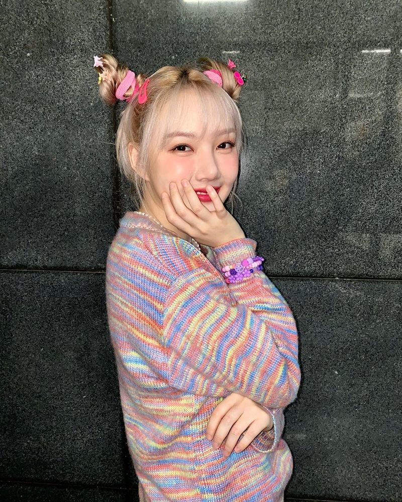 GFriend Yerin showed off her refreshing charm.Yerin posted several photos on his SNS on September 18 with an article entitled Accessor Rich.In the photo, Yerin has a cute blonde hairstyle and fresh makeup.Fans commented on the post, Its so cute and Its like a cute baby.GFriend was loved by many for releasing his mini album Song of the Sirens on July 13.jang hee-soo