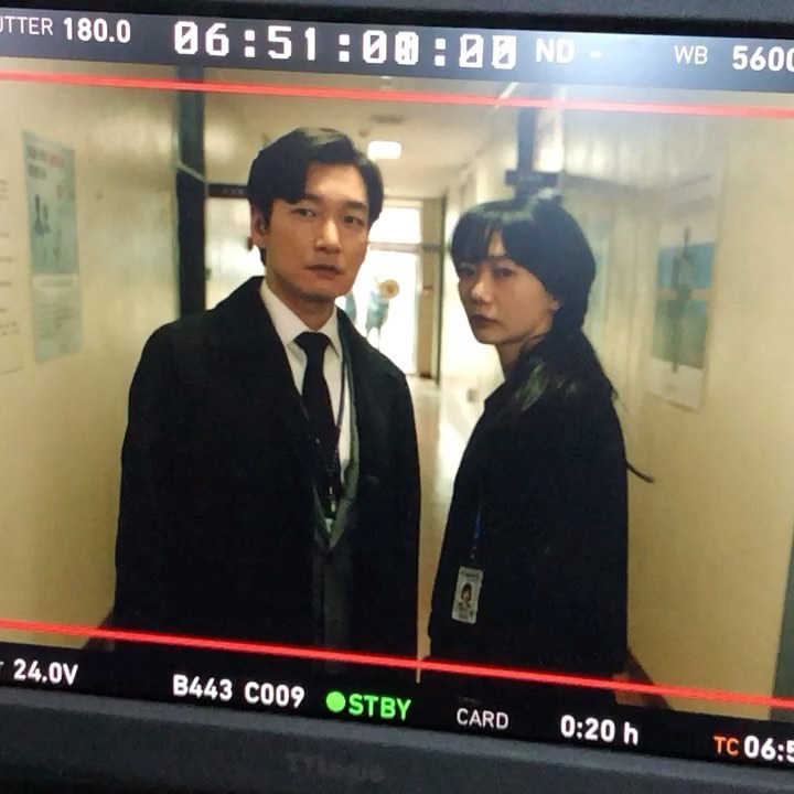 Actor Bae Doona encouraged TVN Saturday Drama Secret Forest 2 to watch.Bae Doona posted a video on his instagram on September 19 with an article entitled Today is Forest Day ~ Secret of the forest 2 2 This weekend is 11 or 12 episodes.The video shows Jo Seung-woo and Bae Doona, who are keen on filming Secret Forest 2. The two are staring at the camera with charismatic eyes.The warm visuals of the two catch their eye.