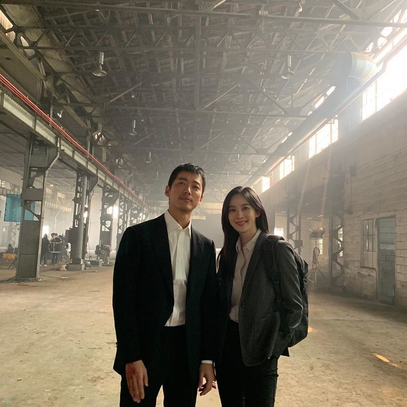 Namgoong Min has released a recent episode of his next film, Drama Day and Night, with Lee Chung-ah.On September 21, Namgoong Min posted a picture on Instagram with an article entitled # James # Do Jung Woo # Day and Night.In the open photo, Namgoong Min is taking an authentication shot while shooting with Lee Chung-ah.The netizens responded to Oh big hit and Drama is expected.Drama Day and Night, starring Namgoong Min and Lee Chung-ah, is a drama about the story of a mystery incident in a village 26 years ago, which is related to the mysterious events that are happening now.Yeji Lee