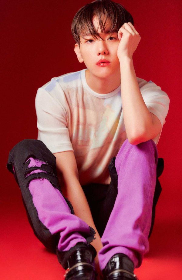 Singer Baekhyun participated in the TVN monthly drama Record of Youth (director Ahn Gil-ho, playwright Ha Myung-hee) OST.The third OST My Time of Record of Youth by Baekhyun will be released on various music sites at 6 pm today.My Time is a song that expresses the excitement, trembling, and warmth delicately with the soft and appealing voice of Baekhyun.This song is impressive with a calm intro that starts with the piano and a melody that deepens the emotions as it goes through the sweet and exciting bees.Here, the two main characters excitement and trembling are expressed in emotional lyrics, adding a lovely atmosphere.The youth who live in a fierce time will meet the people who are happy and powerful to each other and talk about love.In addition, My Time is a work created by Nam Hye-seung, a music director who created numerous famous songs OSTs by participating in many hit works such as drama Dokkaebi, Psycho but Its OK, and Loves Unstoppable, and a work created by Composer HONEY NOISE, called Music Genius at the young age of 19.Baekhyun, who plays the singing role, is a member of the most popular group EXO, and has gained global popularity with hits on each song.Baekhyun proved its explosive influence by recording Solo album Delight, which was released in May this year, topping 1 million album sales and becoming a million seller for both the group and the Solo album in about 20 years after Seo Taiji.In addition, Baekhyun has recorded charts of all-round songs with various artists such as Bae Suzy, red-claw puberty, possession, and loco, and has earned the modifier Colabo Namshin, and has hit all the drama OSTs including Lovers of the Moon - Bobo Sensei, Romantic Doctor Kim Sabu 2 and Hiena As he became a leader in the T-strong group, he also made big headlines before the release when news of his participation in the Record of Youth OST was announced.Prior to the release of the music source at 6 pm on the day, the main music video will be released for the first time through the Music & New YouTube channel at 5:30 pm.Expectations are rising for the release of the music video, which was completed with the video of the drama before the release of the official sound source and the emotional voice of Baekhyun.Record of Youth is a drama that shows the growth Record of Youth people who try to achieve their dreams and love without despairing on the wall of reality.The hot Record of Youth who are straight toward their dreams in their own way, the youth of this era, which has become a luxury even to dream, gives viewers excitement and sympathy.It is broadcast every Monday and Tuesday at 9 pm.The third OST My Time of Record of Youth by Baekhyun will be released on various music sites at 6 pm on the 22nd.Provision-(Stock) Fan Entertainment