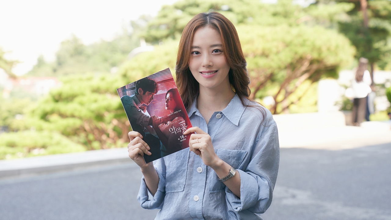 TVN tree Drama Flower of Evil took the beauty of Liu Cong.What if my husband, who has been in love for 14 years, is suspected of being a serial killer?The Flower of Evil, which was illuminated by the return of the CRT by Actor Moon Chae-won, who believes and believes in the same time as throwing the topic of, met the expectations of many people until the end and decorated the colorful finale.At the center of the work was Moon Chae-won, who successfully completed his return in about two years.He made the actor feel the power of assimilation of Feeling by unfolding his hot streak as a criminal car support for the homicide detective who traces her husbands secret reality.From feeling anxiety due to sudden suspicion in a calm daily life to a sad love that can not be abandoned.As in the tightrope of the breathtaking Feeling, Moon Chae-won drew the viewers to the front of the screen by immersing the Feeling change of the complex character with his own acting ability.Q. In an online production presentation prior to the broadcast of Flower of Evil, I said, I am nervous because I want to do it. What is the impression that the end is?A. I think it is a work that has been more affectionate than ever before, and I wanted to express the role of car support and his Feeling as true as possible as I was affectionate.So there was a difficult and difficult process, but as a result, I am satisfied that it will be a Seo Bo-ram work with my best efforts.I am grateful to all the staff and colleagues, but especially for coach Kim Chul-kyu, I was very grateful for the film. When the director hugged me after all the filming, I cried a lot.Q. The Carpenter setting of carpenters, which directly traces the secret reality of a husband he loved for 14 years, is unique. What kind of carpenter was Moon Chae-won thinking?And what if there is a special emphasis on preparing or acting to digest the character?A. I think the support is not different from the outside, but I think it is someone who is honest with his Feeling and knows the importance of people too well.So I think I tried to be a support person in the preparation process. I focused on expressing the truth of support.A. I wanted to show you the same thing as before, that is, the unique essence that does not change as an actor, and I wanted to show you a new look.Its like a little more mature than Li Dian, and a skillful story-telling ability. Im sure youd be really happy to see this in me.Q. Did you ever experience the hot reaction to Drama and Character, such as renewing the highest audience rating in the second half of the broadcast?A. I felt that many people loved Drama in comments and real-time reactions, but it seems to have come to a bigger point when I saw fans cheering and comments.I was really grateful that the warm support of the fans was a tremendous force.A. From the planning stage, support was expected to be difficult because it was said to be feeling changes like roller coasters. Haha.However, when I played it, it was difficult and difficult several times more than I imagined.The Feeling change experienced by support was more dynamic, and it should be understandable when viewers see it, because they were worried about how to express it.As a result of this constant effort, good scenes were born and proud.Q. In behind-the-scenes making videos, many of them were recounted several times, and there were many comments that they had rehearsed and that they had completely digested the character.What do you think about this?A. I wanted to get the full flow or the characters mind as far as I could, so I could see more scripts than ever, so I could be more immersed in support.Thanks to this, I am grateful that you gave me a good evaluation of acting.A. Lee Joon-gi is outgoing and I am introverted, and of course, sometimes I am outgoing, but we have a slight difference in personality.Nevertheless, his breathing with Jun Ki was always good. Jun Ki was a good partner, so he could get a lot of energy from the bright energy he gave on the set.It seems that this work has become a little more familiar than Li Dian.Q. What if you consider the episodes left in Memory at the scene of Flower of Evil or the episodes or scenes left in Memory in Drama?A. The senior and junior members who worked with their colleagues at the Kangsu Police Station are very exciting and interesting, so I enjoyed every moment I acted together.Especially, there were a few moments when I started to make NG by bursting into a ridiculous and ridiculous scene that was so small that it was not left in Memory. Sometimes I remember it and laugh alone.A. I think I will live happily. I have to have no more pain or sadness for Suspension and Support.Q. From the spring of flowers to the autumn when cool winds blow, the three seasons were accompanied by flowers of evil.I wonder what meaning flower of evil is to Moon Chae-won and what it seems to be remembered as a work.A. I think I had a long dream of feeling good while shooting Flower of Evil. It seems to be a work that felt a lot of warm temperature and human smell that I felt for good people for a long time.Q. Finally, I would like to ask those who love Flower of Evil.A. Thank you for loving the Flower of Evil so far, and I think you can feel the bigger Seo Bo-ram thanks to the many loves you have sent.