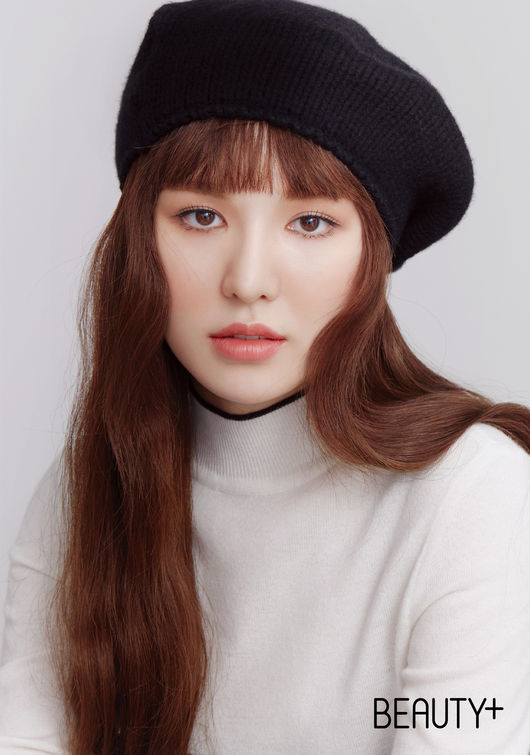 Red Velvet Wendy showed off her dazzling visualsOn the 25th, Beauty released Red Velvet Wendys youthful picture.In this picture, Wendy transformed into a beauty icon for each country, which contains a unique lovely figure, a simple pure beauty, and an elegant French chic concept, and a beauty code aimed at young emotions from around the world.Especially, every time I press the camera shutter, I have admired the staff of the filming scene with different eyes and expressions.Meanwhile, Wendy, who had been devoted to treatment since he was injured during the stage rehearsal last December, recently announced the start of his return by participating in the Red Velvet complete project for the 20th anniversary of BoAs debut.Wendys pictorial news, which has returned to fresh form after overcoming the injury, is gathering the expectation of fans who have long waited for her activities.beauty-like