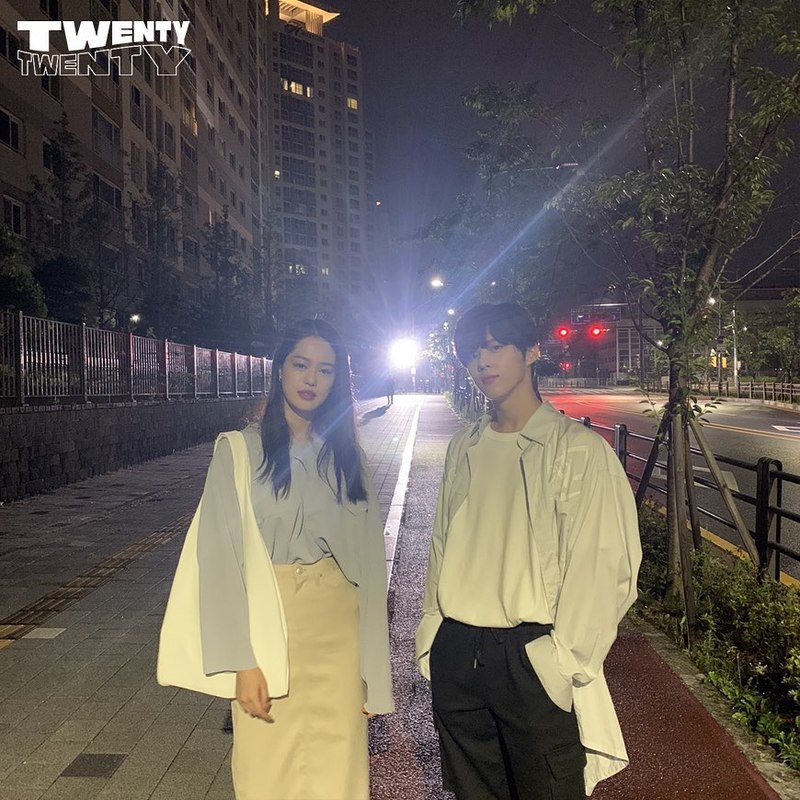 Singer Kim Woo-suk and actor Han Sung-min encouraged the web drama Twenty Twenty.Twenty Twenty production company Playlist Official Instagram on September 26 What did Dae Hee Hyunjin go home?A person who is curious, do not miss 7:13, and posted a picture.Inside the picture was a side-by-side image of Kim Woo-suk and Han Sung-min; Kim Woo-suk and Han Sung-min smile brightly at the camera.Kim Woo-suk and Han Sung-mins disappearing small face size and cheerful atmosphere catch the eye.A distinct features like Kim Woo-suks sculpture make the handsome visuals even more striking: Han Sung-mins chic aura attracts attention.The fans who responded to the photos responded such as I am so excited, Real Namju, Yeoju Visual Realization? Crazy and Dahee - Hyunjin Happy Ending.