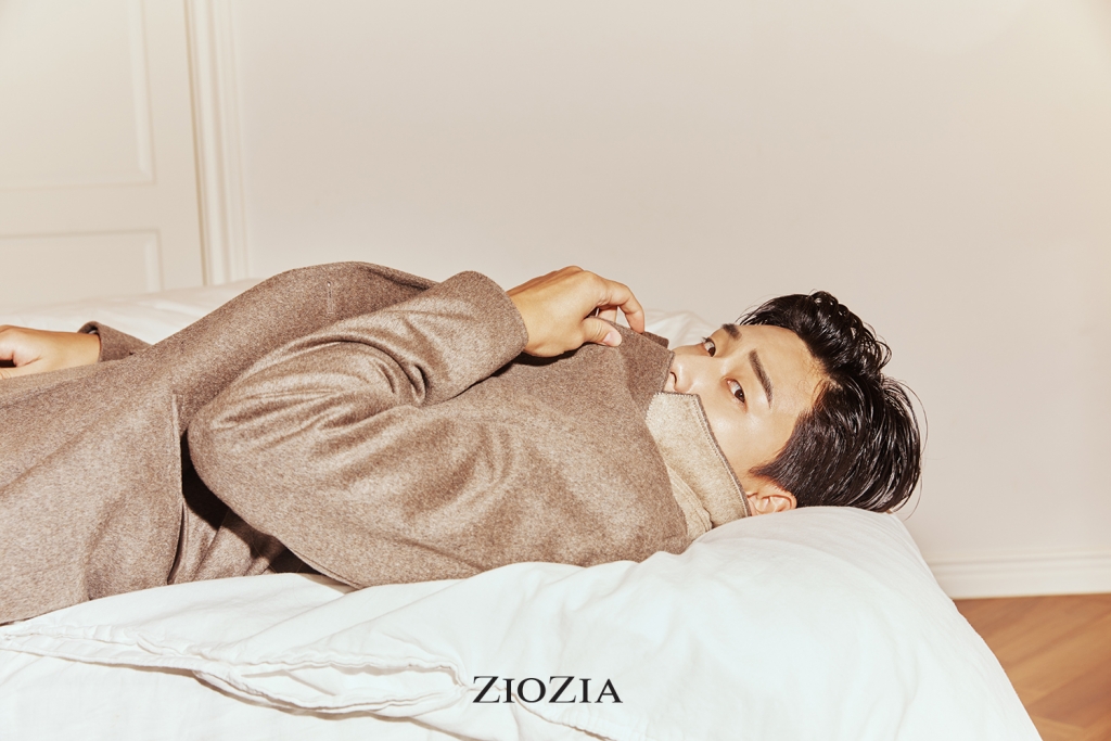 Actor Park Seo-joon suggested a dandy autumn mens fashion.The mens wear brand ZIOZIA (ZIOZIA), developed by Shinsung Trade, unveiled a 25th anniversary party picture with 2020 automn park Seo-joon on the 24th.Park Seo-joon in the picture showed a sensual style with a unique pleasant expression and Wit with the concept of Untact era, wise Zipcock life.Park Seo-joon in the public picture showed a cute charm wearing a neat shirt and a slim-fitting brown suit.In the picture that moves along the daily life of Park Seo-joon without special director, he naturally produced a picture of happiness with a large amount of pizza box that Party alone is colorless.Park Seo-joon, wearing a brown-colored shirt, a pair of beige pants on the black, and an elegant long coat, showed off her warm charm with a bright smile.Park Seo-joon also showed off his soft masculinity by wearing a warm orange turtleneck neck neck and black pants, while lying on the bed wearing a brown color long coat and showing charismatic eye-acting.Park Seo-joon also produced a sophisticated fashion with a chic all-black look tailored to black from head to toe.Park Seo-joon is a neat hairstyle that emphasizes cool features and catches the eye.A brand official said, This picture has a variety of comfortable and sophisticated emotions and styles of Gio Jia with the concept of Home Party with 25-year-old Gia and Park Seo-joon.According to the official, Park Seo-joon prepared the video in the form of self-Q & A, which directly asks questions that fans are curious about at the shooting site.In this video, Park Seo-joon says man is yellow in his favorite color, and what if he should wear the same clothes for a week?After a short while, I gave a Wit answer, I will prepare seven clothes.Meanwhile, Geo Jia pictorials and self-interview videos with Park Seo-joon will be released sequentially through stores nationwide, official online malls and SNS channels.Mens wear brand Gio Jia, Park Seo-joon launch 25th anniversary party picture