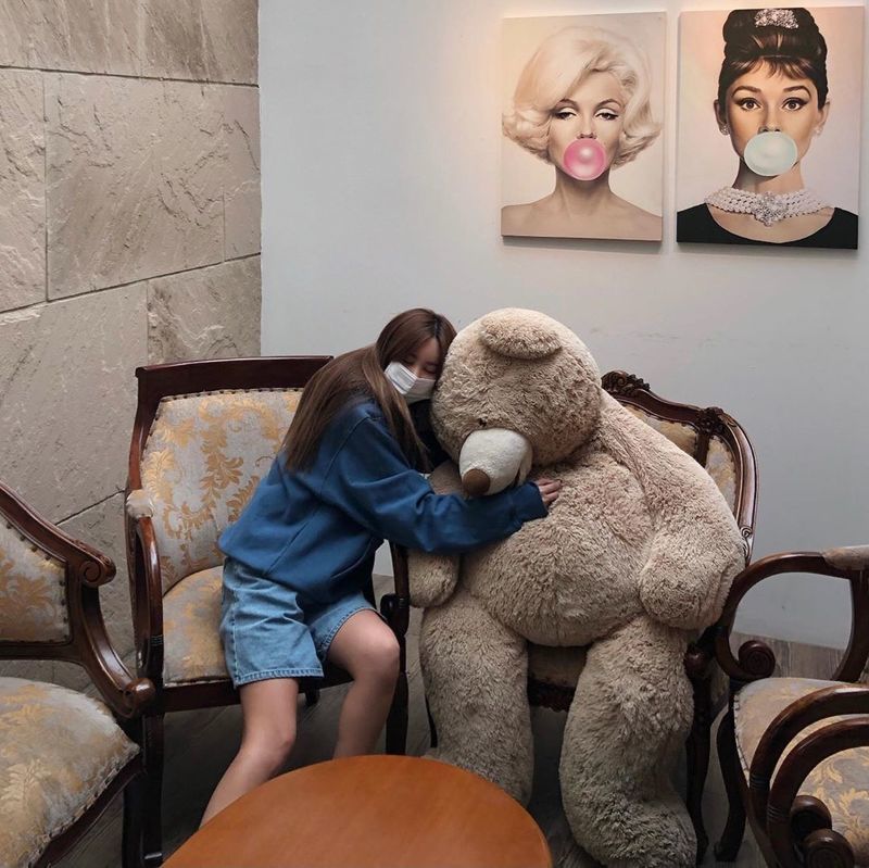 Group T-ara Qri has revealed its current status.On October 2, Qri posted two photos on his instagram.Qri, in the open photo, poses affectionately with a large bear doll. Qris innocent Beautiful looks catches her eye.The netizens who watched the photos responded It is so beautiful and It is cute.On the other hand, the group T-ara, which Qri belongs to, will appear on SBS Civilization Express Breathing Concert which is broadcasted on October 2.Park Eun-hae