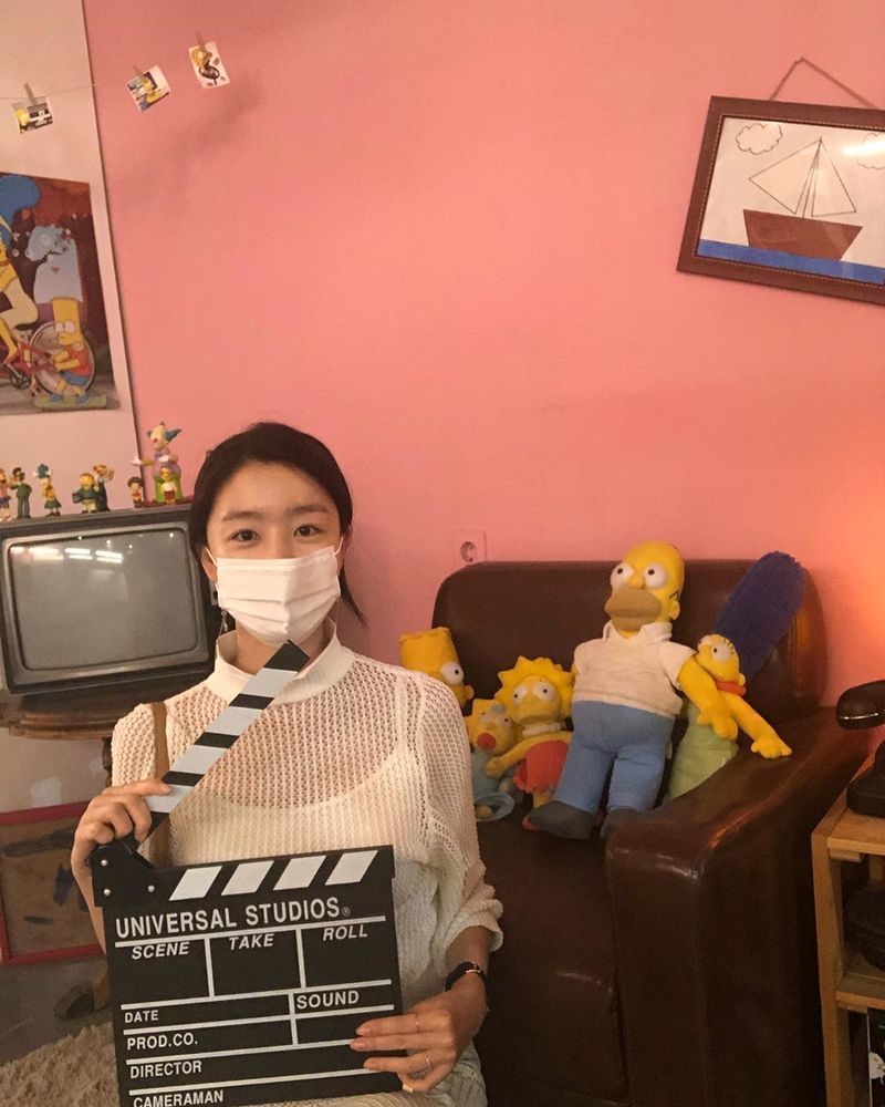 Han Sunhwa, an actress from the group Secret, showed off her pure beauty.Han Sunhwa posted this photo to his Instagram on October 3.The photo shows Han Sunhwa wearing The Mask.  Han Sunhwa is staring at the camera with a slate.  Han Sunhwas neat atmosphere catches the eye.Han Sunhwa will star in jtBCs new drama Undercover, which is scheduled to air in 2021