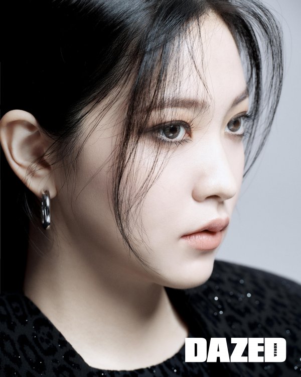 Recent Recent Revelations by Red Velvet Yeri, Writing and Drawing Magazine <Daysd> released a picture with Red Velvet Yeri.Yeri, who has been in the picture for a long time, has completed his modern and refined portrait picture perfectly, from girllike appearance to elegant and luxurious mood.Recently, he has been working on YouTube called Yeri Oriental and has shown another appearance as a VJ. He talked about the current situation in Interview after shooting the picture.Ive been taking YouTube shots, writing songs, drawings, reading books, and doing things I want to do recently, he said.In particular, Yeri Oriental medicine started to think that fans would like it at the same time that it is difficult to act, he said, introducing the opportunity to start YouTube.The more I shoot, the more I grow, Yeri added.During the break, he showed his various aspects through the content of Yeri Oriental Room and said he wanted to communicate more with the public. He finished the interview with the words to expect him to show up in the future.The content of the Yeri Oriental will be released every Monday and Wednesday. YouTube, which contains the picture, will be released on October 5.More stories and pictures with Yeri can be found in the October issue of <Daysd> and on the homepage.