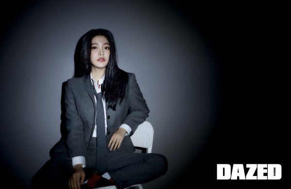 Recent Recent Revelations by Red Velvet Yeri, Writing and Drawing Magazine <Daysd> released a picture with Red Velvet Yeri.Yeri, who has been in the picture for a long time, has completed his modern and refined portrait picture perfectly, from girllike appearance to elegant and luxurious mood.Recently, he has been working on YouTube called Yeri Oriental and has shown another appearance as a VJ. He talked about the current situation in Interview after shooting the picture.Ive been taking YouTube shots, writing songs, drawings, reading books, and doing things I want to do recently, he said.In particular, Yeri Oriental medicine started to think that fans would like it at the same time that it is difficult to act, he said, introducing the opportunity to start YouTube.The more I shoot, the more I grow, Yeri added.During the break, he showed his various aspects through the content of Yeri Oriental Room and said he wanted to communicate more with the public. He finished the interview with the words to expect him to show up in the future.The content of the Yeri Oriental will be released every Monday and Wednesday. YouTube, which contains the picture, will be released on October 5.More stories and pictures with Yeri can be found in the October issue of <Daysd> and on the homepage.