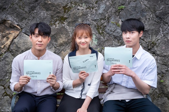 Do Do Sol Sol La Sol Actors were confident that it would be a pleasant and warm romantic comedy.KBS 2TVs new tree drama Do Do Sol Sol La La Soldirector Kim Min-kyung, playwright Oh Ji-young, production monster union) released the watch points that Actors themselves revealed on October 7, ahead of the first broadcast, and the shots of encouraging the energy-filled main shooter.Do Do Sol Sol La Sol draws a glittering romantic comedy by Energistic The Pianist Gurra (orphanagera) and Alba Power Manleb Sun Woojun (Lee Jae-wook).The story of those who gathered in Lara Land, a small rural village piano school with their wounds and secrets, gives a pleasant smile with sweet excitement.The collaboration between director Kim Min-kyung, who co-directed The Best Divorce, and writer Oh Ji-young, who wrote Terius Behind Me and Louis the Shopping King, makes us expect the birth of a delicate yet sensual romantic comedy.Above all, the exciting romance of Orphanagera and Lee Jae-wook, who gathered topics with interesting meetings, and the Loco Chemie that the two will create, are the best observation points.Here, Kim Joo-heon, who transformed into Guraras Uncle Kidari Cha Eun-seok, adds a spoonful of warmness.From the romance of orphanage, which is divided into infinite positive The Pianist Gurara who has landed in the rural village of Eunpo, to the comic, he leads the drama by drawing various variations of emotions skillfully.The chemistry between the characters in the rapid development and the plump situation is likely to be a point of observation, he said. You can meet Kahaani and various characters who do not know where to go like a fresh title.I want you to be with me on the first episode Do Do Sol Sol La La Sol, which has beautiful piano melodies and a view of the open seaside neighborhood.Lee Jae-wook, who is divided into the mystery of the reversal youth Sun Woo Jun, meets with low world tension Gurara and delicately depicts the process of breaking down the wall accumulated toward the world and changing.Lee Jae-wook, who cited Gurara and Sun Woo Juns teamy chemistry as a point of observation, said, I am running hard but I am running hard.It is a beautiful drama that will give you a pleasant and heartwarming comfort. I would like to ask you to watch a lot of movies. pear hyo-ju