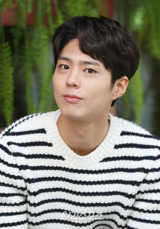 The Naval Training Command held the 699th Navy Completion ceremony at the Jinhae-gu unit headquarters in Changwon, Yangsan on the 8th.According to Navy, Park Bo-gum is the back door of his training with motives during training.Park Bo-gum joined the Navy Chairs Cultural Promotion Team on August 31.He is deployed to the Self after six weeks of basic training at the Naval Training Command of Yangsan Jinhae, Navy Basic Military Education Group.After a total of 20 months of service, he will be discharged at the end of April 2022.On the other hand, even though he is in the Military service, Park Bo-gum is loved by TVN Youth Record which was filmed before enlistment.
