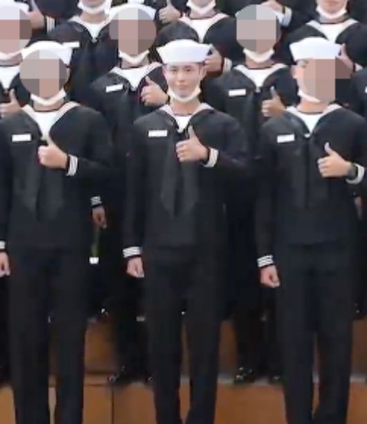 Actor Park Bo-gum finished the Navy Completion ceremony with a dignified look.On the 8th, South Korea Navy YouTube channel was broadcast live on the 669th Navy bottle compilation ceremony to which Park Bo-gum belongs.This Completion ceremony was held in Changwon Naval Training Command, Gyeongnam Province, and was held in non-face-to-face to prevent COVID-19 spread.It was the recent situation of Park Bo-gum that attracted attention by the release of the Navy Completion ceremony video.Park Bo-gum, who joined the Naval Training Command on August 31, has released his current status for a long time through video.Park Bo-gums fans are also interested in the Navy Completion ceremony video.In the released video, Park Bo-gum was doing his duty of defense with a dignified look, which showed off his dashing figure in a navy sympathy suit with a hearty look.It was not easy to see the face by wearing a mask, but in the photo released later in the video, Park Bo-gum was clearly visible.Park Bo-gum also revealed her presence, fully digesting her navy pity suit, which draws attention as she has a bright smile.Fans are also responding hotly as it is a recent situation that has been released for a long time since enlisting in the military.Park Bo-gum has previously released the trainees through the official website of Naval Training Command last month.He made headlines by fully digesting his uniform.Park Bo-gum is currently appearing on the cable channel tvN Monday drama Youth Records (playplayplay by Ha Myung-hee, director Ahn Gil-ho), and will serve as a Navy cultural public relations officer.South Korea Navy Image Capture, Naval Training Command Official Homepage